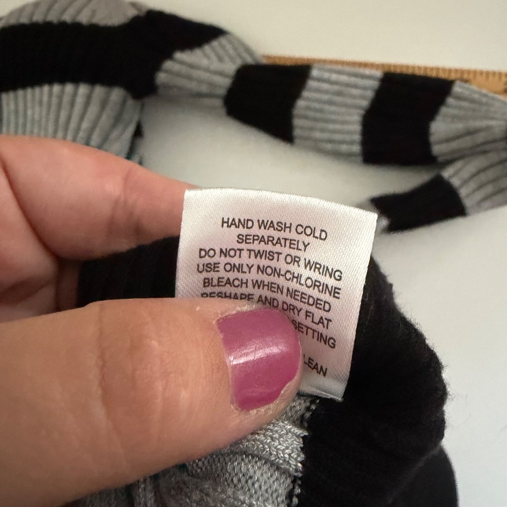 Y2K Women Striped Fitted Sweater Knit Top Size M Elena Bella Swan Deep V Neck - Picture 5 of 8